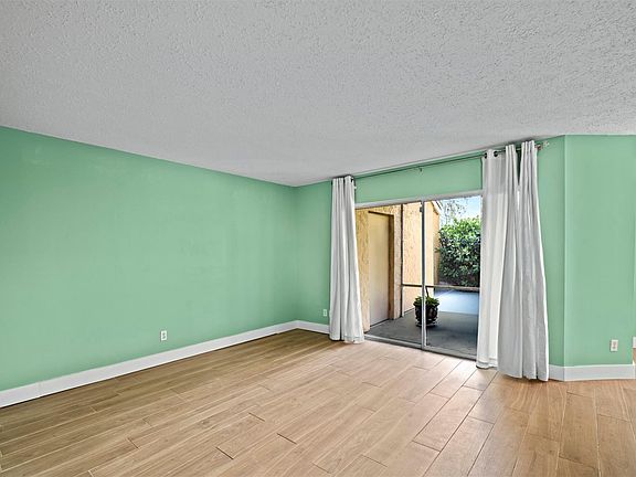 4th image of 913 Coral Club Drive #913