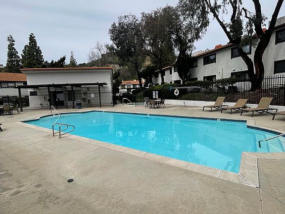 3rd image of 5025 Collwood Way Unit 19
