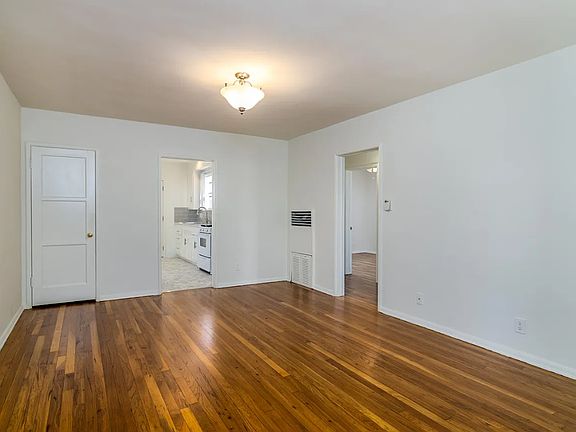 4th image of 2334 Keeler St #2334