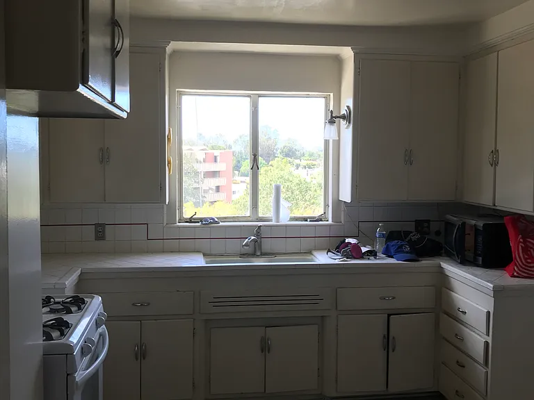 447 Landfair Ave #6 — Photo 3
