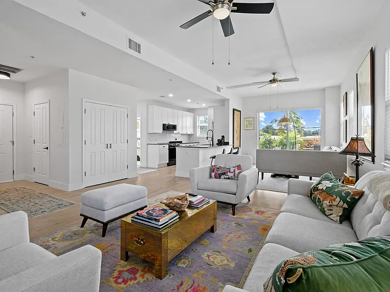 3940 N Flagler Dr #206 — Photo 6