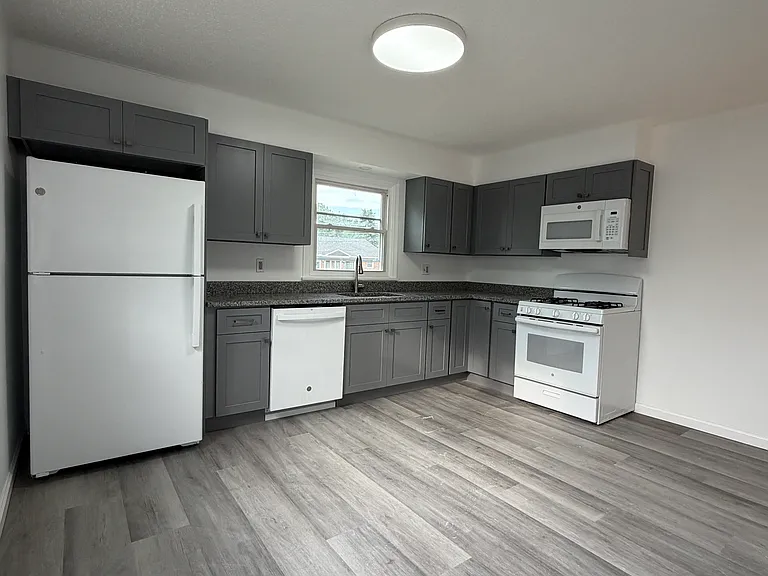 5 Saybrook Dr #B — Photo 4