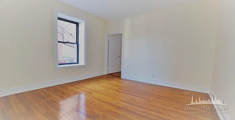 Rented by Manhattan Realty Group | media 2