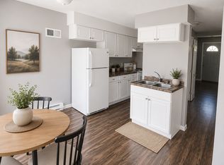 2 bed, 1.5 bath, $825, Alvin, IL 61811