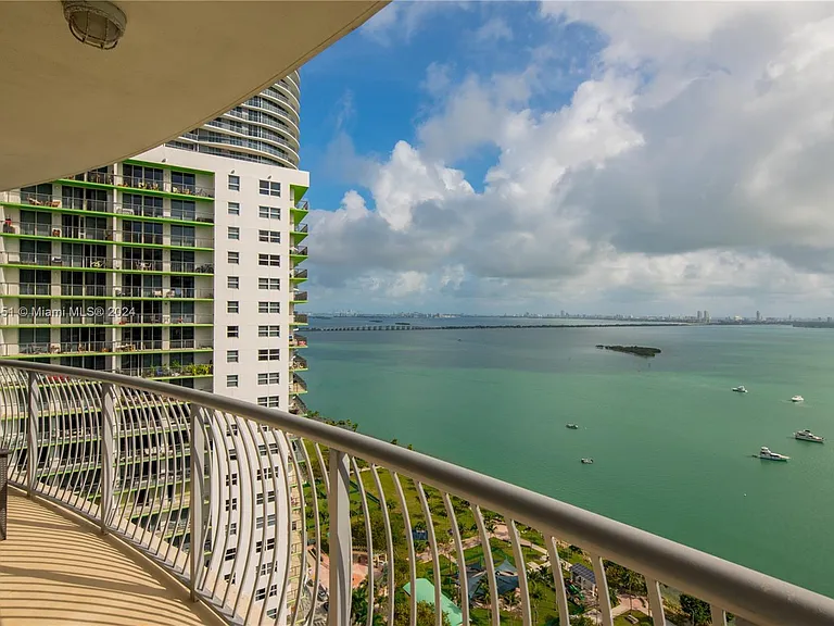 1750 N Bayshore Dr #3201 — Photo 5