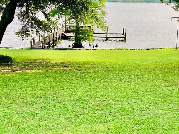 3rd image of 1339 Lakehall Rd