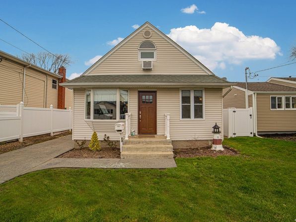 Suffolk County Real Estate Suffolk County Ny Homes For Sale Zillow