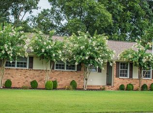 880 Leslie Ave, Tuscumbia, AL 35674