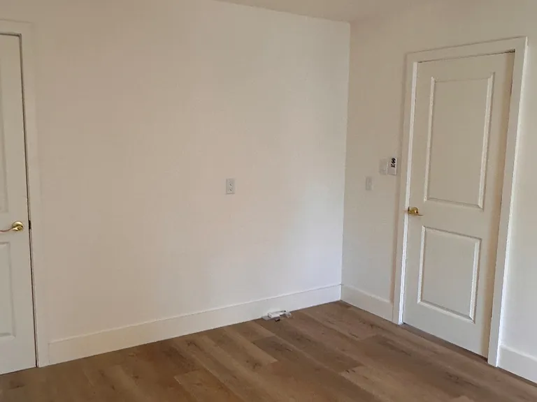 410 Randall St — Photo 6