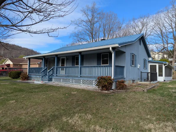 45 Meadow View Ave, Rocky Mount, VA 24151