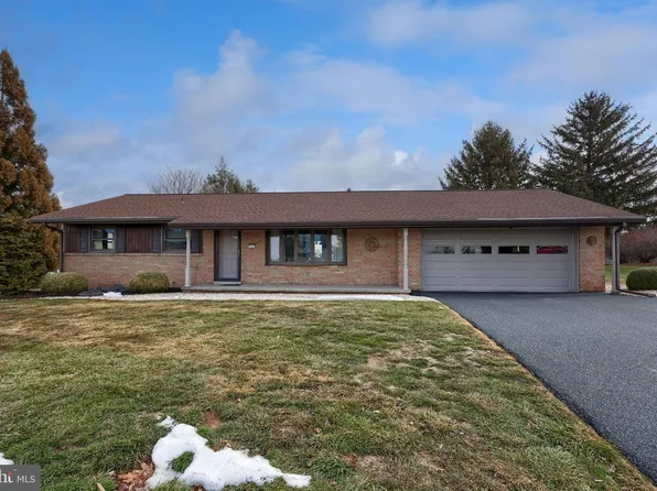 1235 Lebanon Rd, Manheim, PA 17545