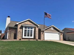 2204 Broken Oak Rd, Fort Wayne, IN 46818