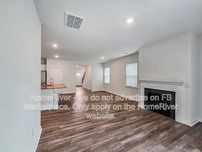 651 13th Avenue Dr NE — Photo 7