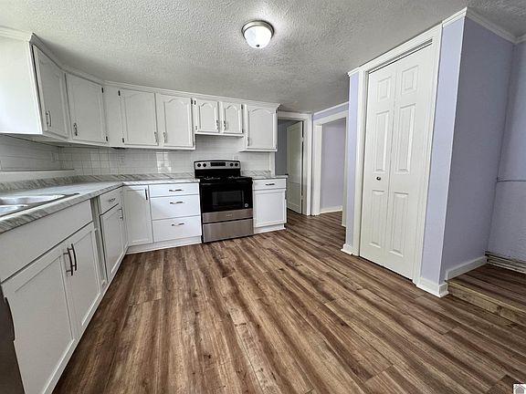 4th image of 2043 Center St