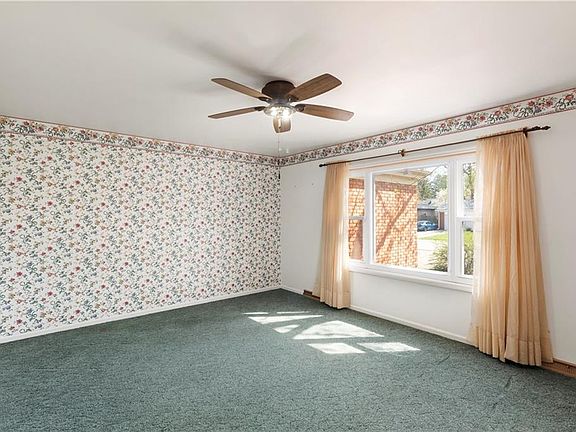 4th image of 1802 Meadowlake Dr