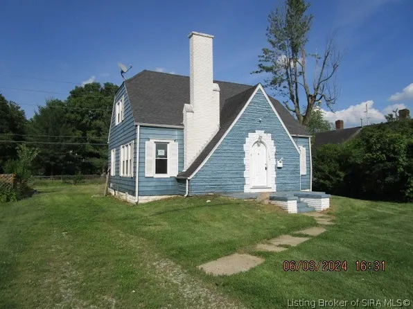 155 N High Street, Austin, IN 47102