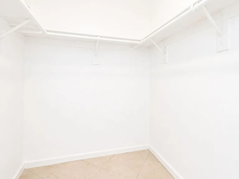 7320 Hawthorn Ave #203 — Photo 16
