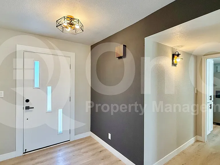 1775 N Terrace Cir — Photo 8