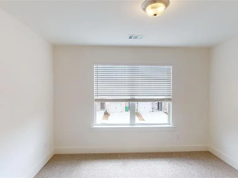 6414 Shalks Crossing Dr — Photo 12
