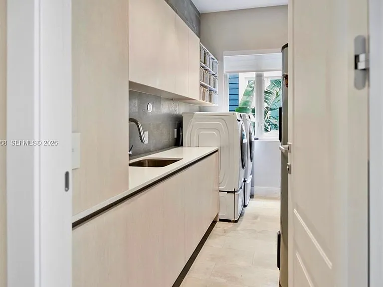745 NE 77th St — Photo 12