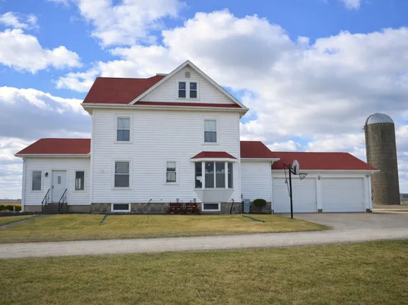 9041 Polo Rd, Rock Falls, IL 61071