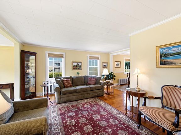 4th image of 131 Terrace Avenue