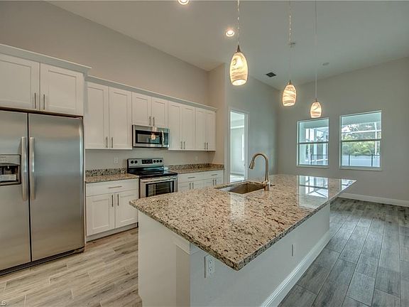 4th image of 3717 SW 11th Ct