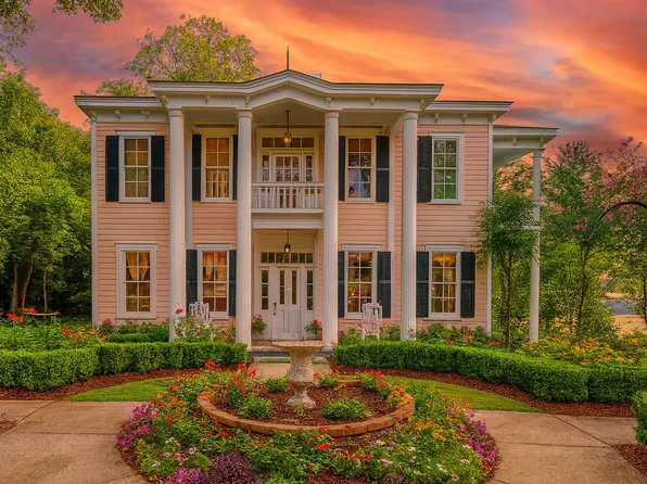 301 E Richardson Ave, Summerville, SC 29483