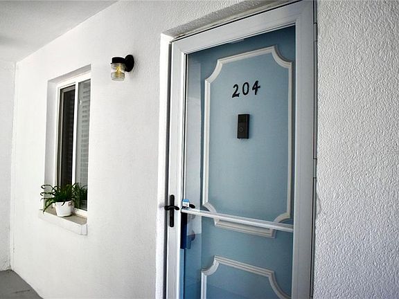 2nd image of 2060 Marilyn St APT 204