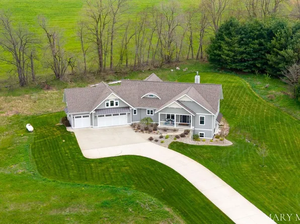 5115 Twin Creek Estates Dr NE, Rockford, MI 49341