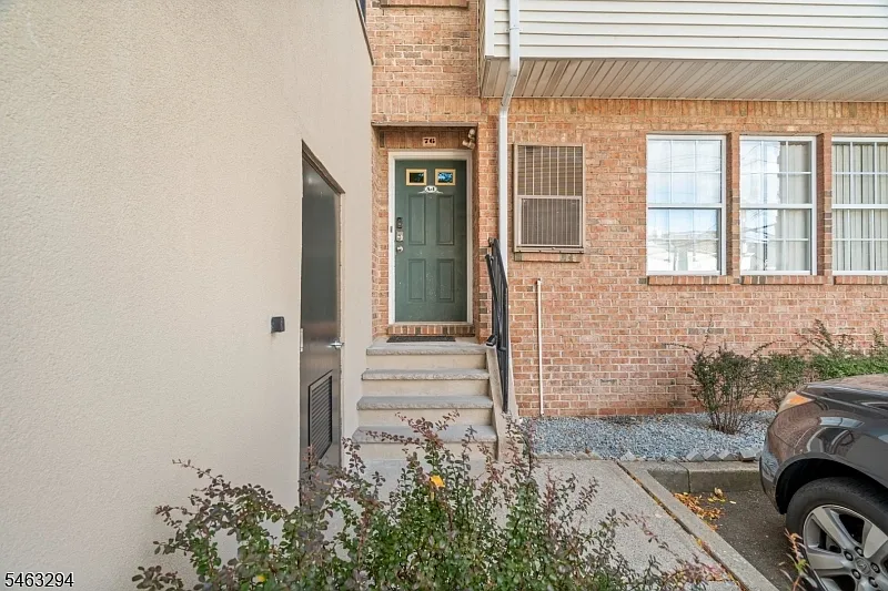 76 Union St #1A