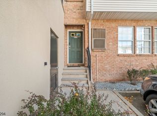 76 Union St #1A, Newark, NJ 07105