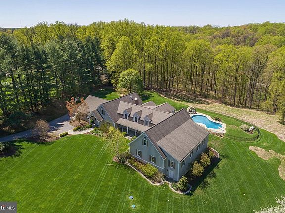 2nd image of 13010 Heil Manor Dr