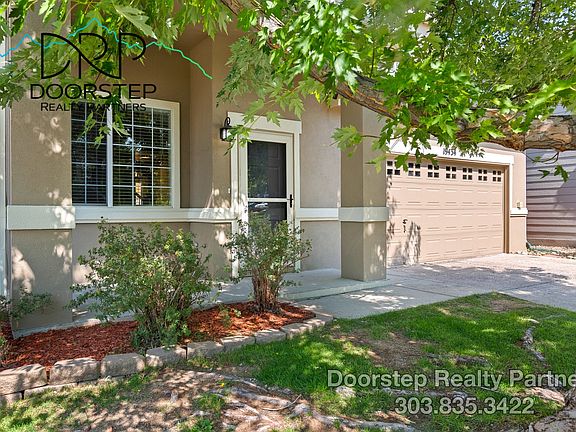 Front Porch/Entrance