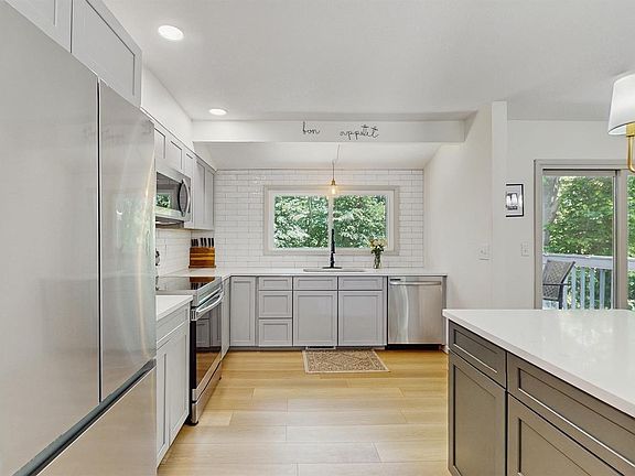 4th image of 1513 18th Avenue Ct