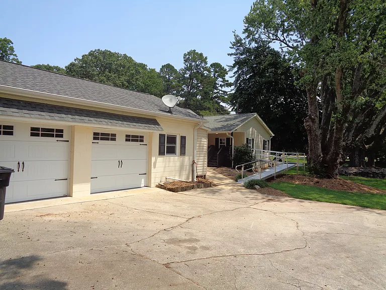 1506 Old Hollow Rd — Photo 25