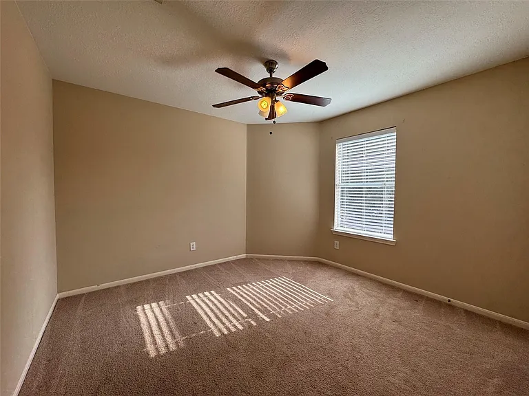 2515 Ember Canyon Ln — Photo 34