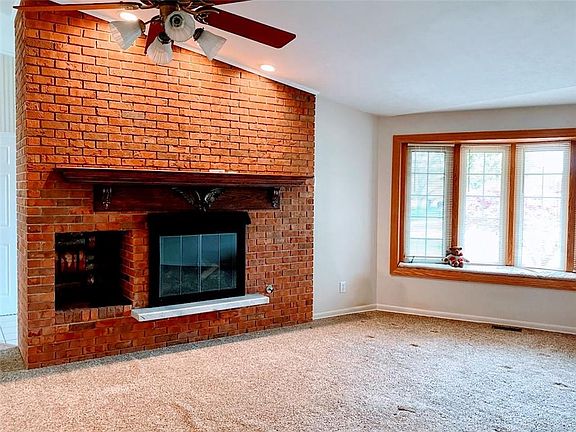 3rd image of 4865 Marybrook Dr
