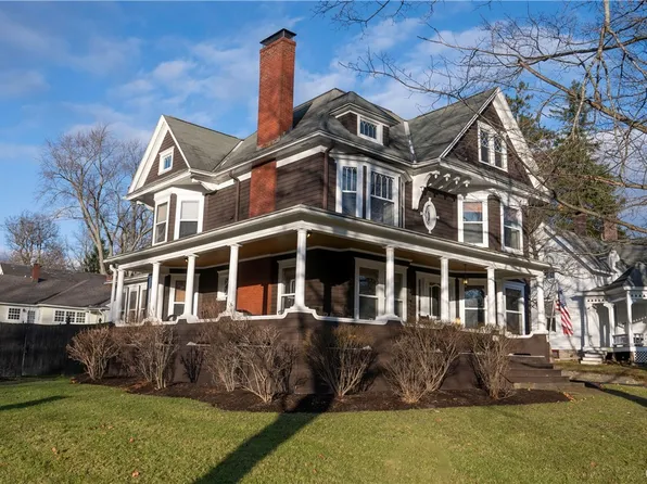 15 Albany St, Cazenovia, NY 13035