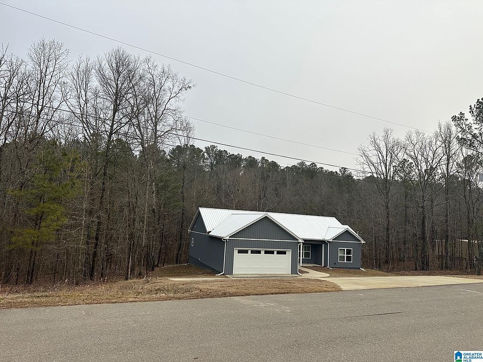 2nd image of 690 Fallview Ln
