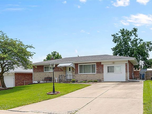 2nd image of 304 Earlsfield Ln