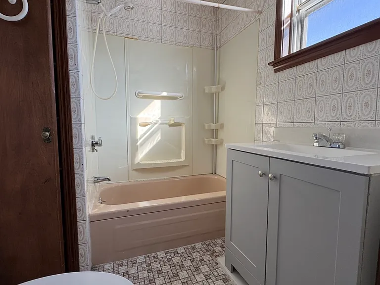 631 Walnut St #2 — Photo 14