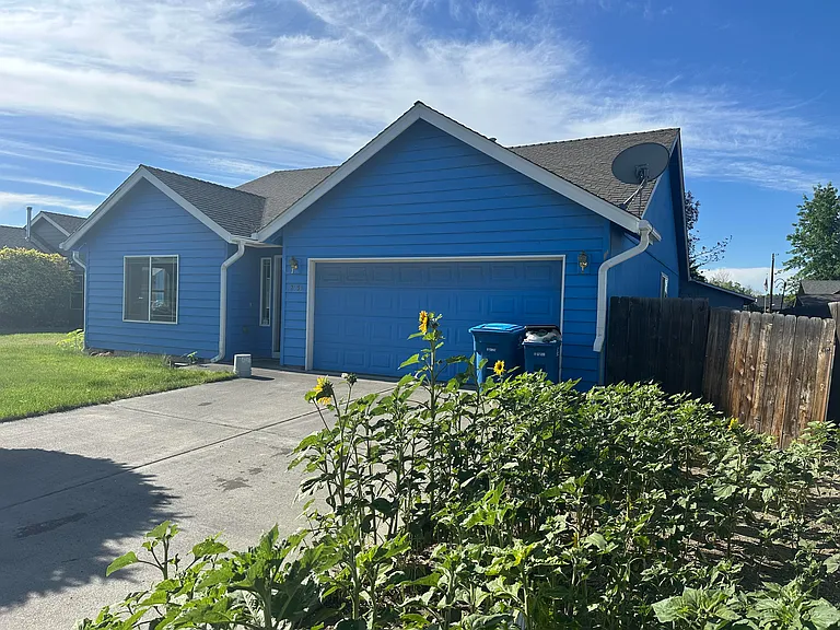 2958 SW Peridot Ave — Photo 1