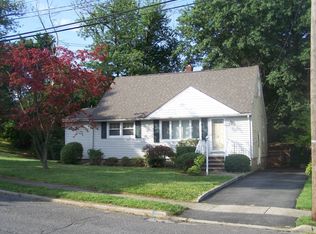 5 Dianne Ct, Clifton, NJ 07012