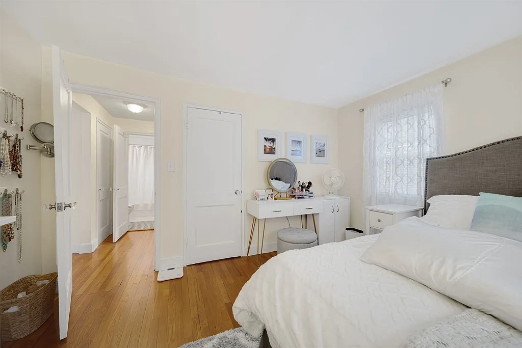 2 bed, 1.0 bath, 750 sqft, $2,525 — Photo 4