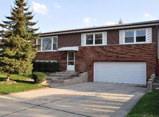 7091 W Birchwood Ave, Niles, IL 60714