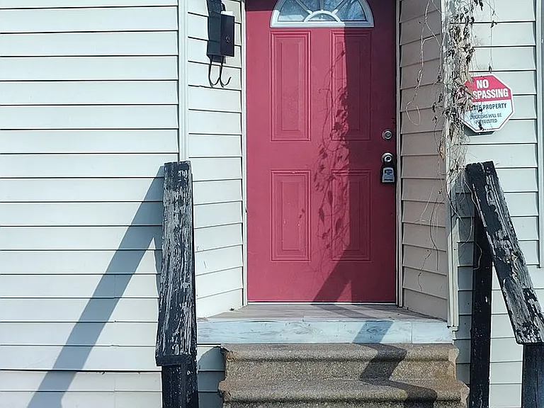 1612 Hill St — Photo 9