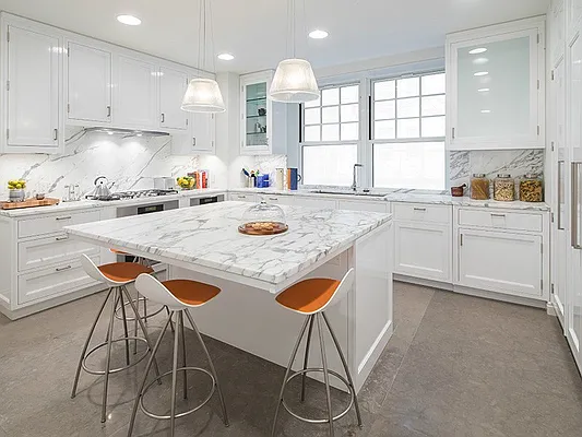 Sold by Sotheby's International Realty | media 23