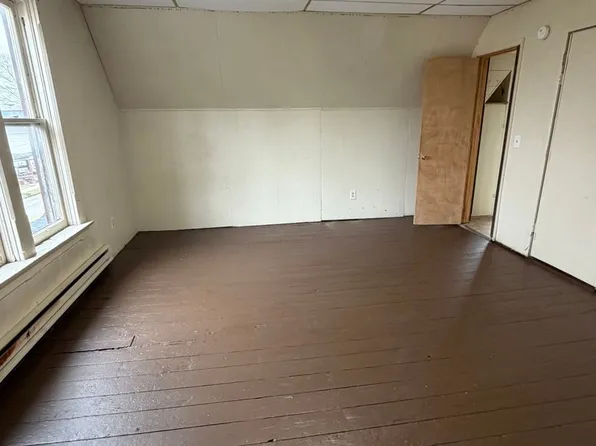 240 1/2 E Bowman St, Wooster, OH 44691