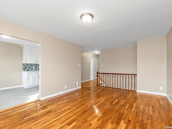 4th image of 202-18 45th Dr Floor 1